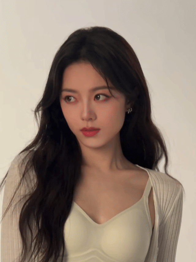 赵今麦张凌赫三搭想演对手赵今麦👙​​​