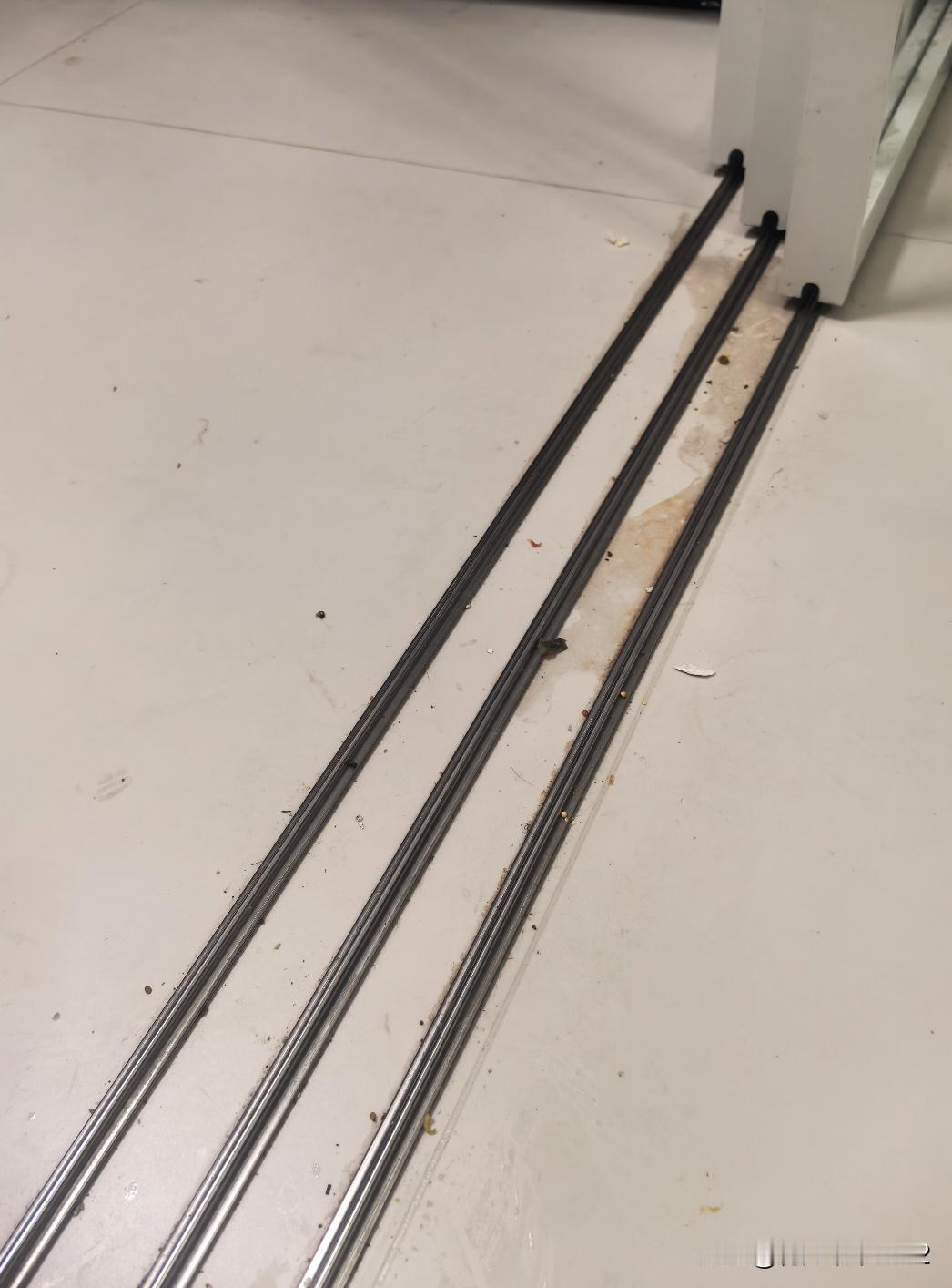 避雷！没人跟我说厨房推拉门会这样！！！！谁家和我家一样用的是地推本来要定完美