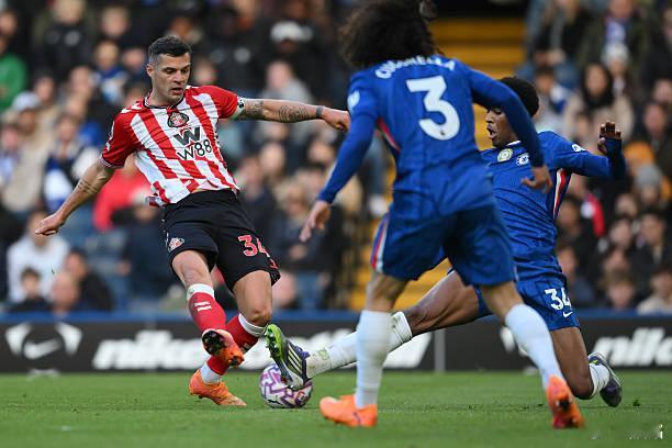 桑德兰桑德兰这匹大黑马，即使是在主场，当面对阿森纳的时候，可能也黑不动了。这将