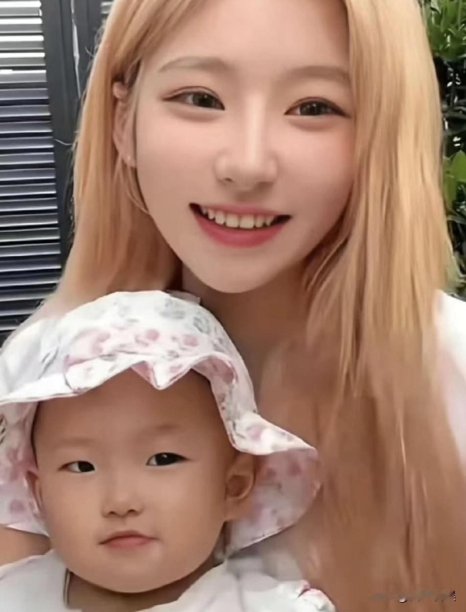 王思聪前女友黄一鸣，被闺蜜曝知三当三！5月14号，王思聪的前女友黄一鸣，被