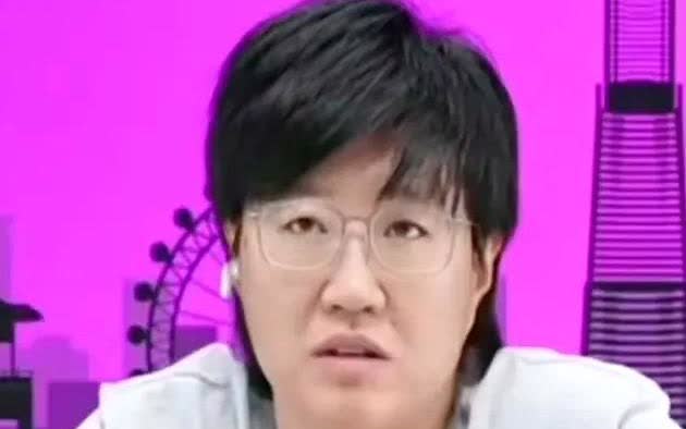 郭焱一句“输了就是输了”把王楚钦的遮羞布撕得干净。她补刀说体力差、球拍认
