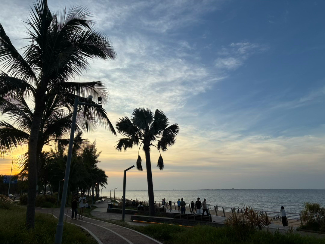 被海水咸的不怕，主要是喜欢沙滩🏖️海水，阳光和暖和（就是有点烫脚哈哈哈🤣）开