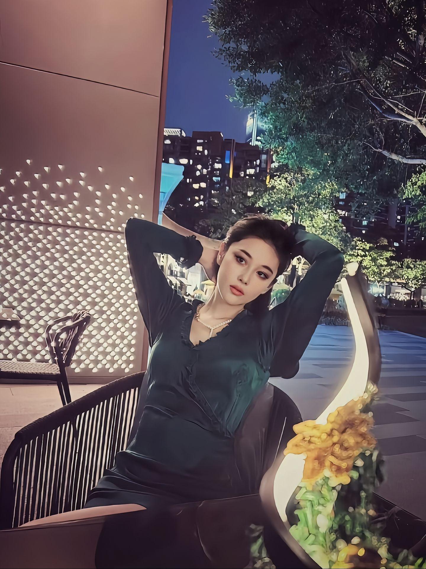 雌性中的雌性女人中的女人​​​