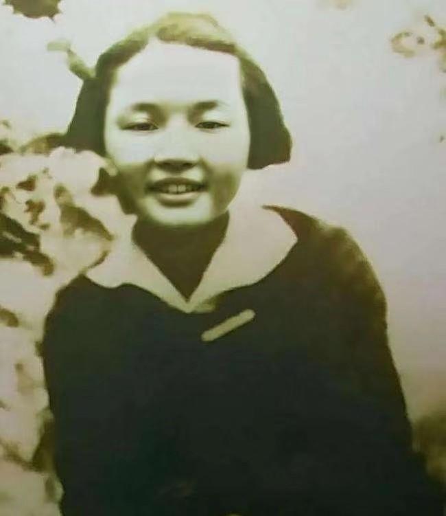 1940年，戴笠密电胡宗南，称自己将派遣一个潜伏小组，携带小型电台混入陕甘宁边区