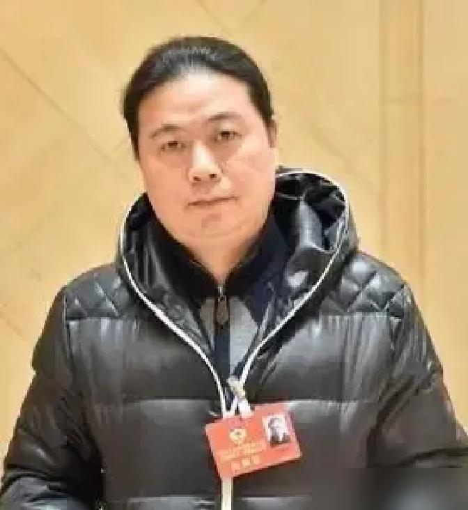 就因为长得太帅，顶级导演孔笙、郑晓龙差点联手把肖战给毙了。郑晓龙拍《藏海传》