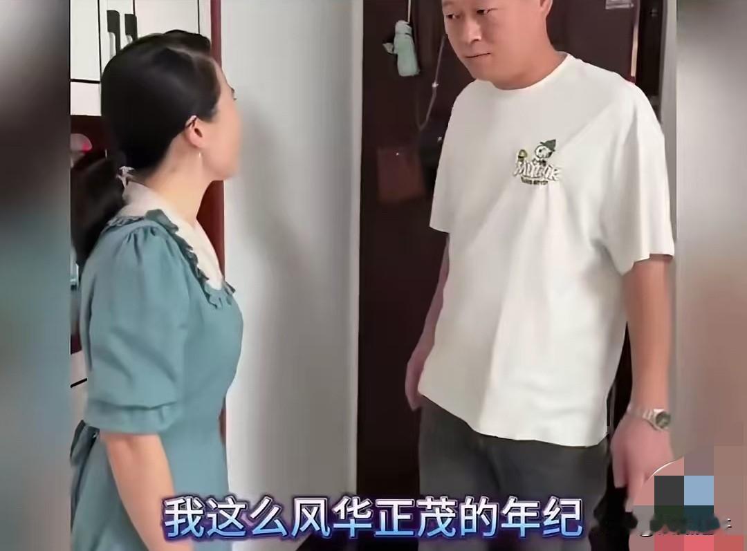 一个女生问男孩：“我凭什么陪你吃苦？”男孩的回答让网友炸锅了！这几天，网上有个