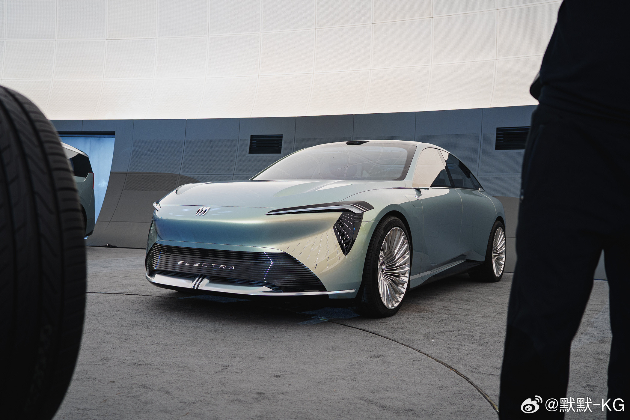 上汽奥迪E5Sportback为什么让人踏实？合资品牌对运动和舒适是很全面的，
