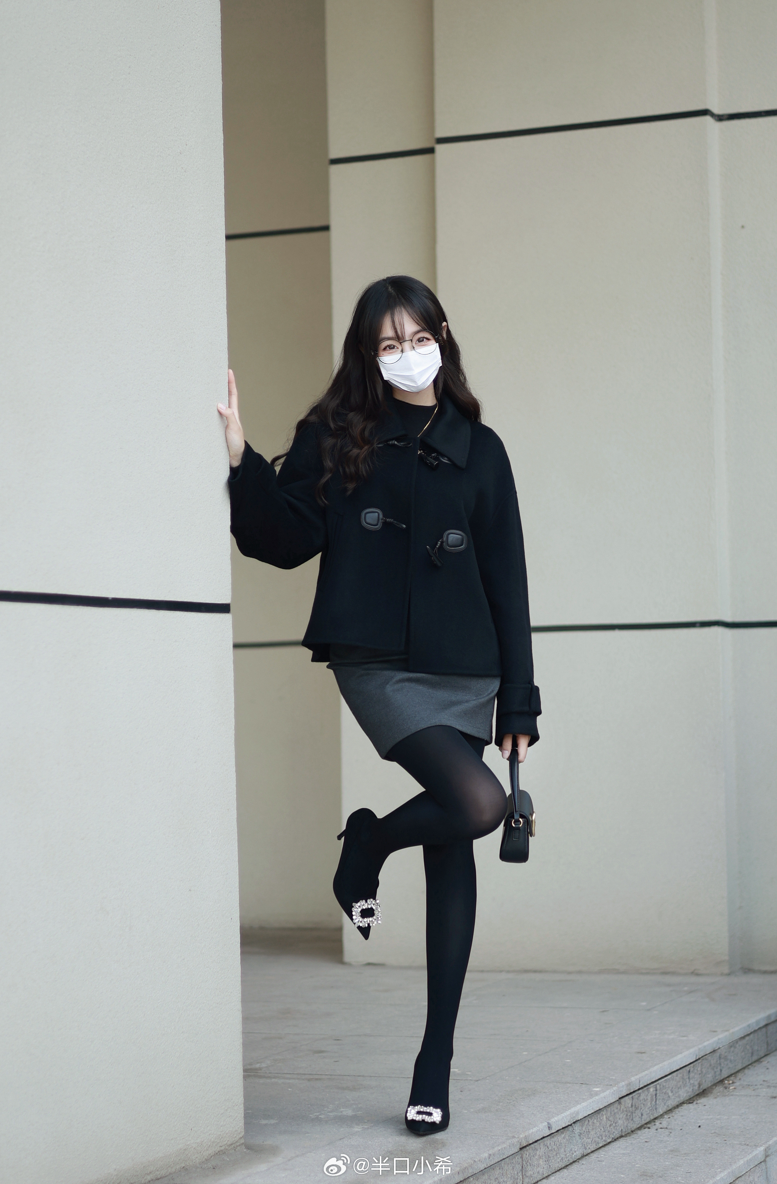 又到了穿厚黑的季节​​​