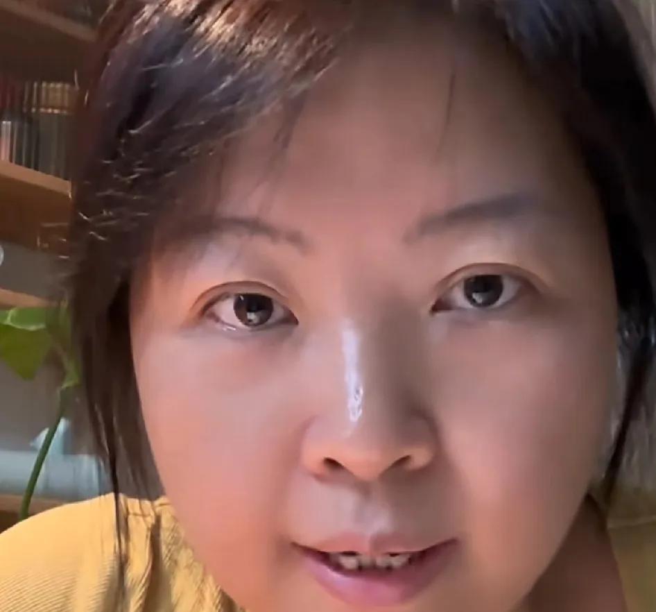 近日，北京一位妈妈发视频分享自己给即将上大学的女儿核算的生活费数额，最低每月28
