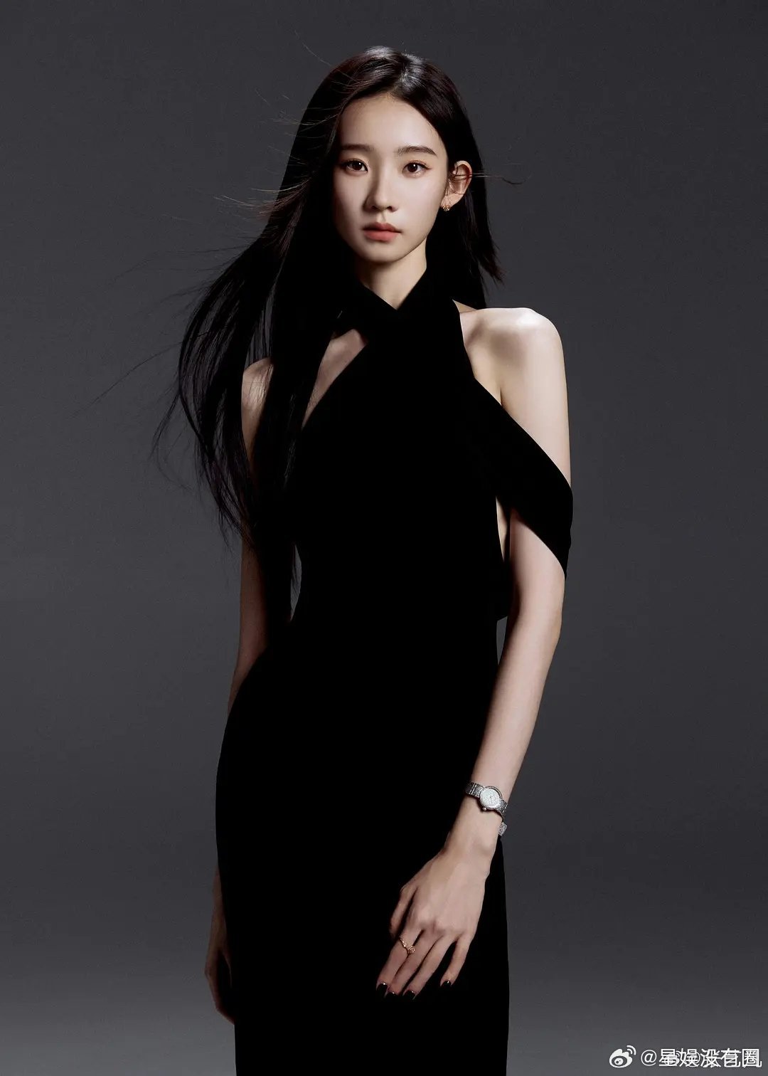 网友说这三个是内娱00后颜值天花板张艺凡刘浩存欧阳娜娜这位真的能和大家相提并