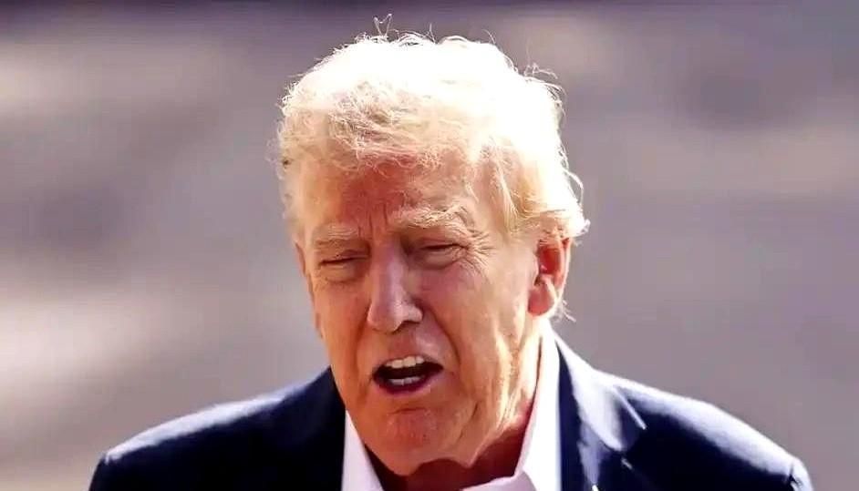 真离谱啊。前阵子刚对着人家加关税，转头就催人家赶紧买自家大豆。当着一屋子客人