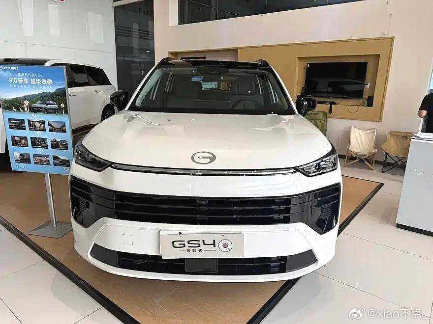 到店看完实车，整体感受这是一台非常懂普通家庭需求的家用SUV，空间、舒适、智能配置都给到越级表现，性