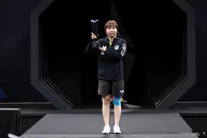 32岁老将朱雨玲七天勇夺两冠，轰动了乒坛，折服了广大球迷，尤其是她兑现了绝对不能