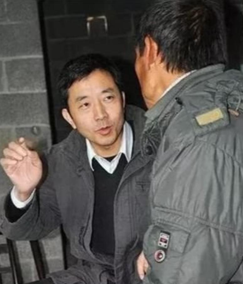 明明可以提拔重用，为什么要激流勇退？原巴东县委书记陈行甲，语重心长地说：“因为不