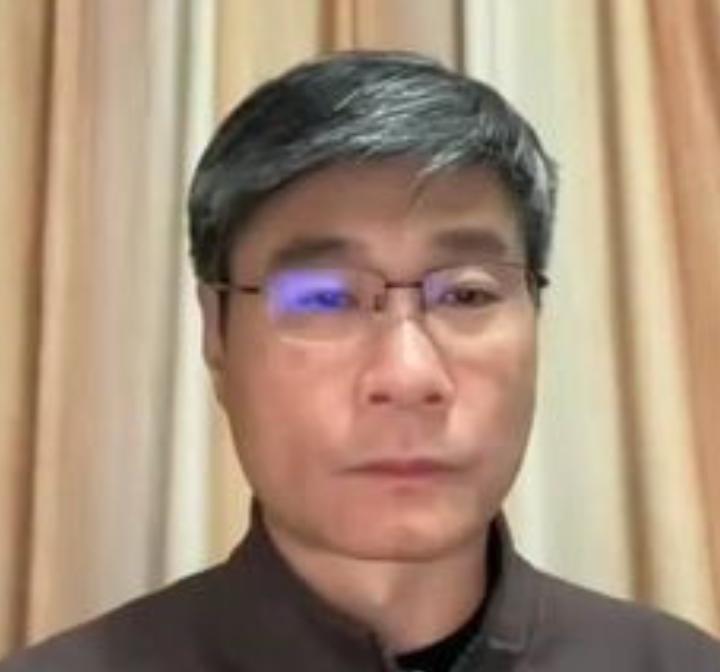 2026年8月，加拿大籍华裔教育学者、时政评论人江学勤，在洛杉矶仅停留三天后，做