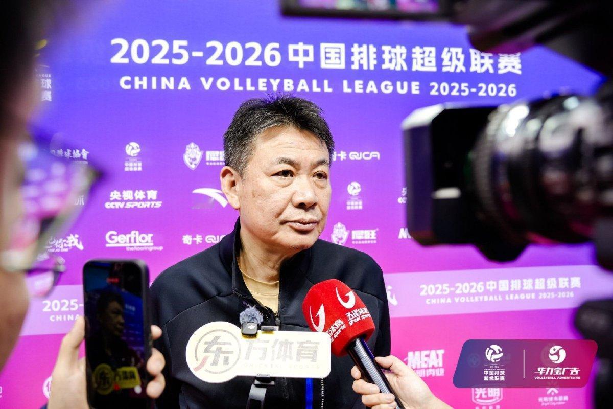 【上海女排3:1江苏赛后总结】排超联赛第九轮焦点战上海3:1江苏上海主教练蔡