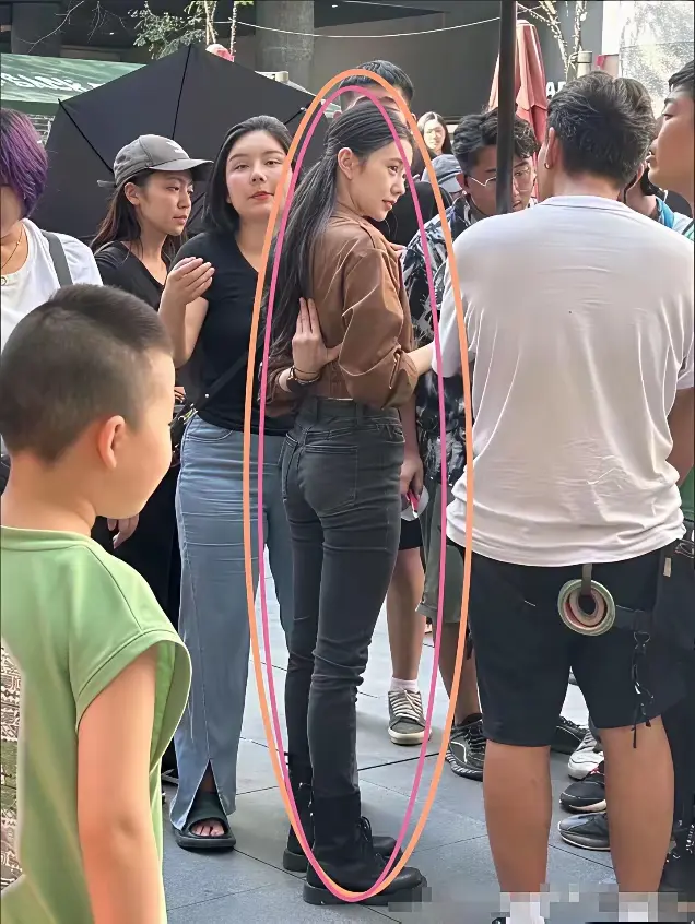 终于明白，​张艺谋为何如此看好她。