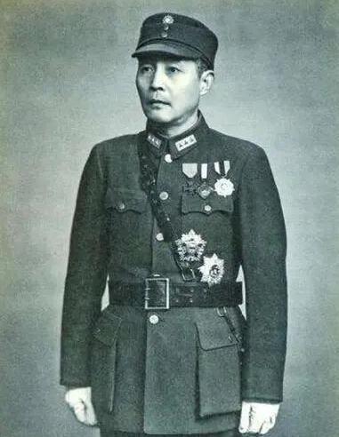1944年11月，钱大钧突然被任命为军统局局长。这个安排一出来，最尴尬的人不是