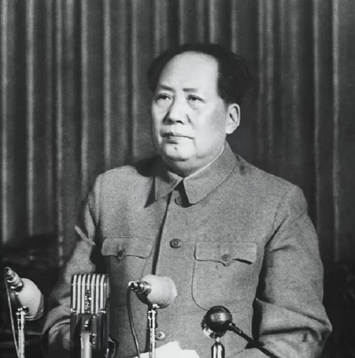 “拉出去枪毙!”1950年，毛主席一声大喝，周恩来和聂荣臻惊得连忙从沙发上站起来