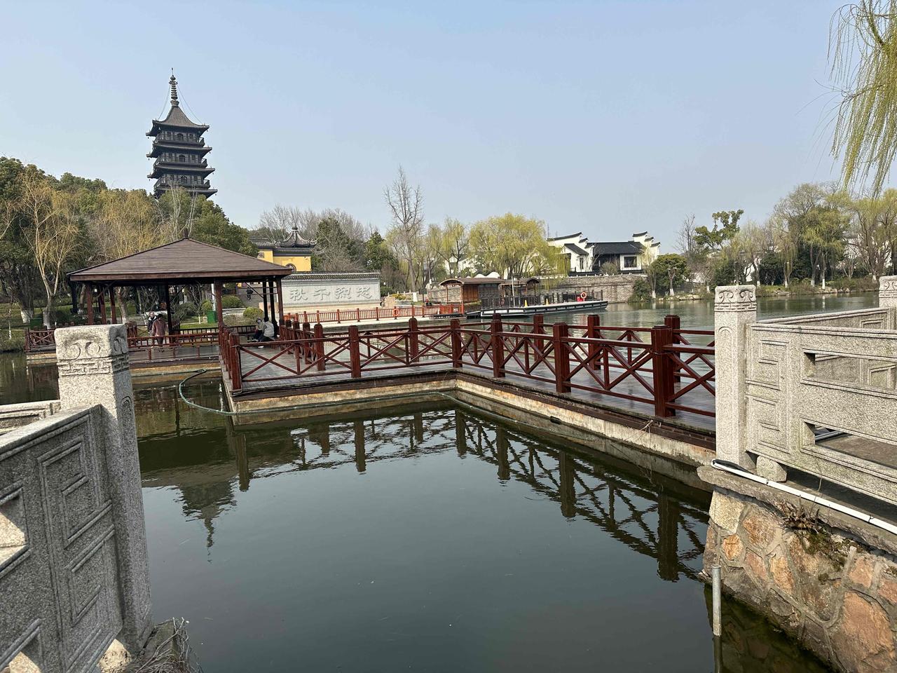 别再折腾身子了，你身上最堵的地方——是脑子。杂念比熬夜更耗气血，瞎想比累活更