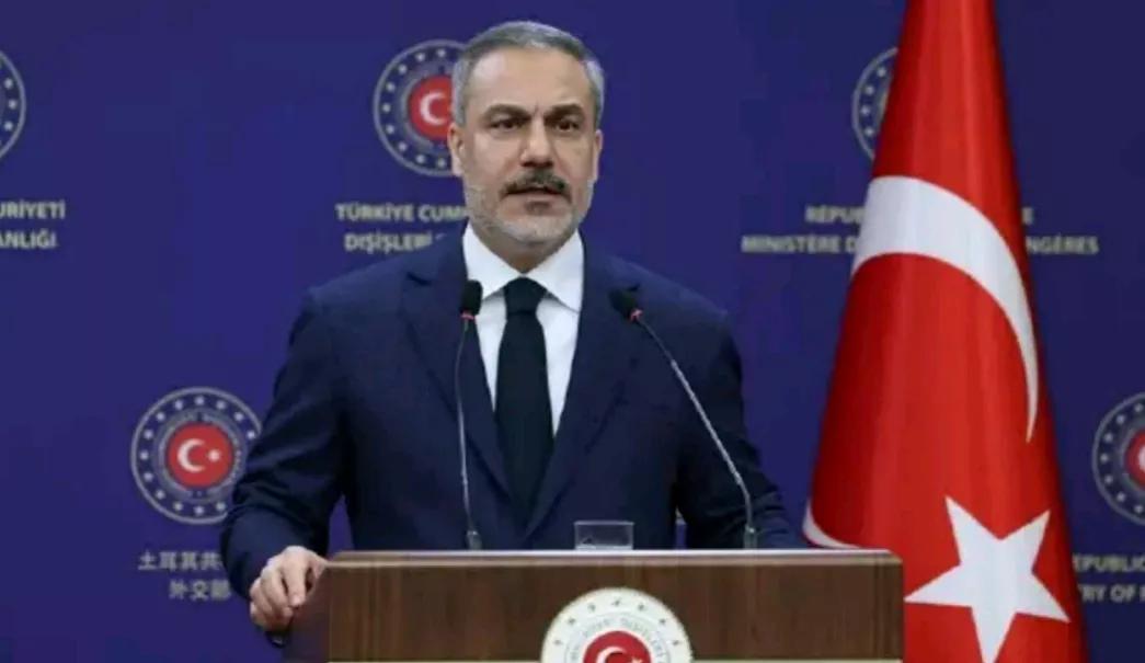 《土耳其日报》报道，当地时间13日，土耳其外长菲丹对媒体透露，安卡拉正在考虑，和