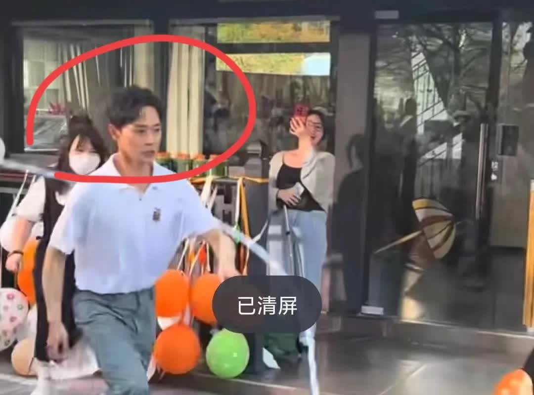 网友吐槽曹骏表情管理不到位，我才发现，原来在娱乐圈37岁