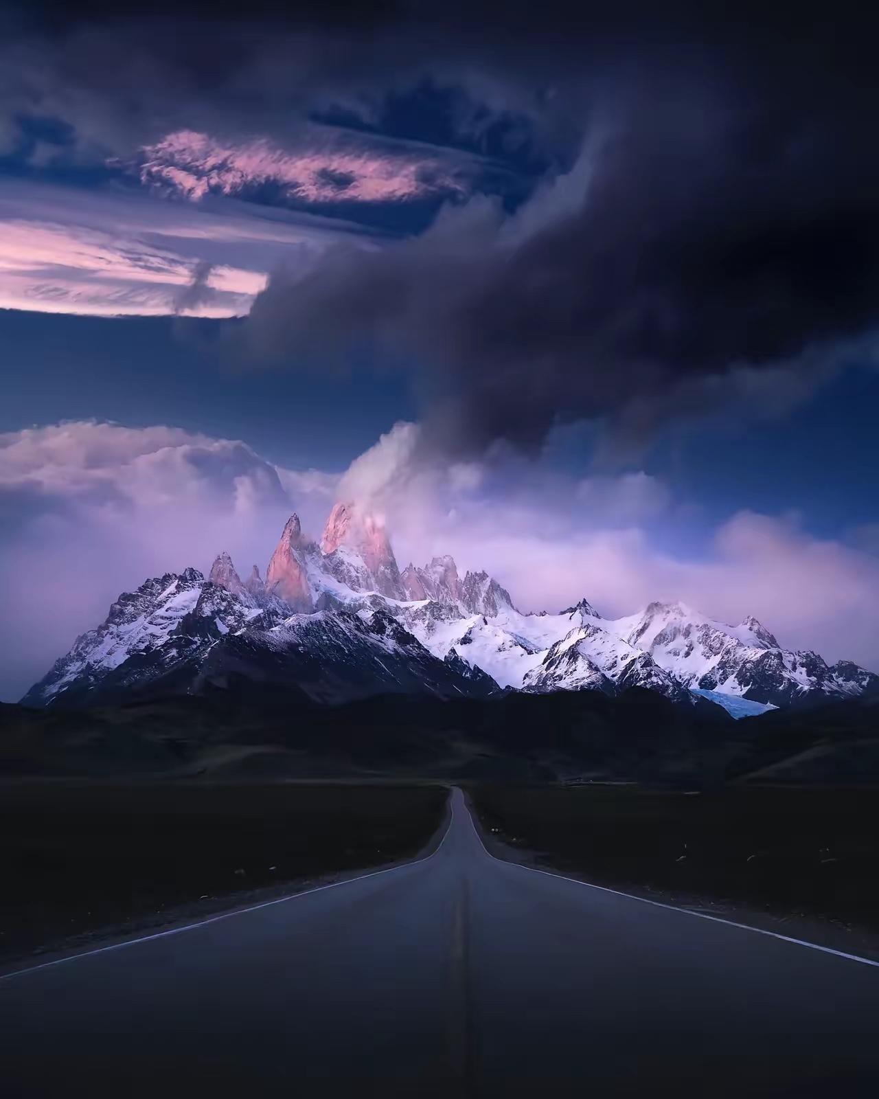 听一个老板说：“现在大环境不好是真的，还有一个核心问题，你知道不，目前大批量的钱