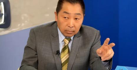 “美国会被中国拖垮！”唐湘龙大胆预测，他认为如果中国足够聪明，中国的想法应该和他