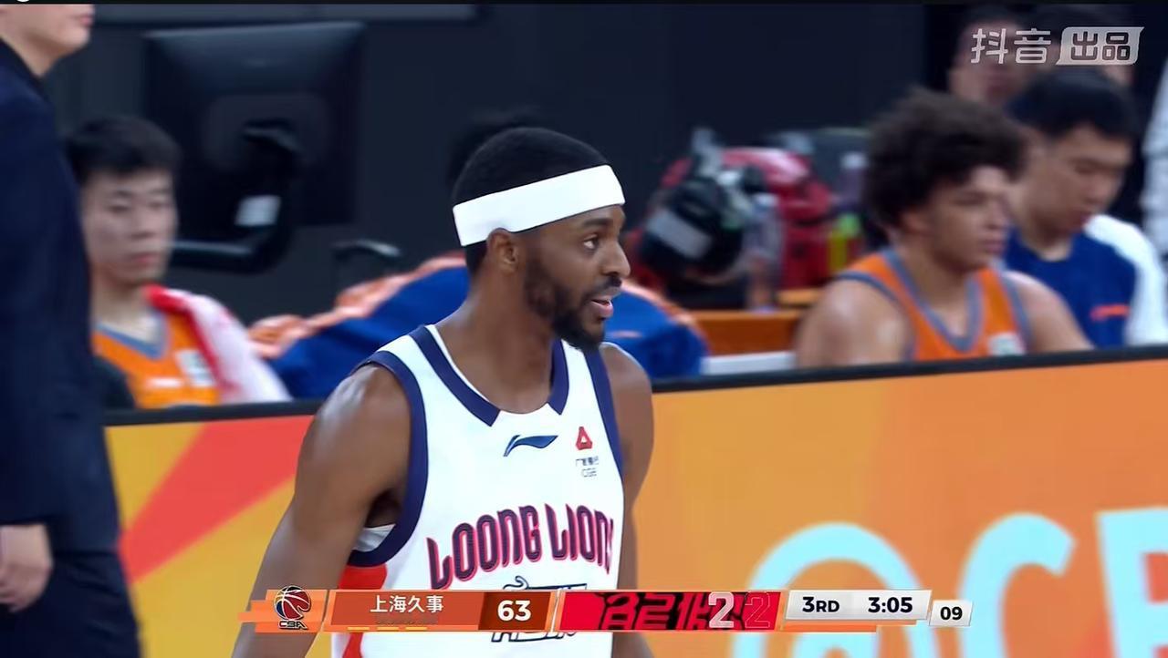 看不懂！赛前雪藏两大核心球员，末节再雪藏第一外援，本有机会击败上海队，但硬是放弃