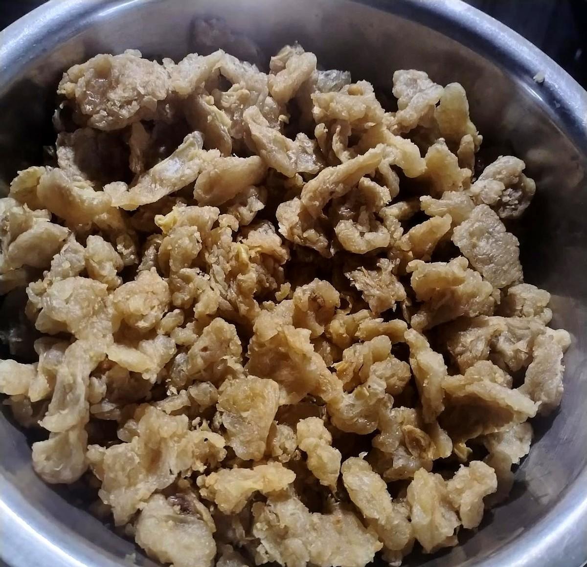 天天吃水煮菜，人瘦了，命也快没了。闭经、掉发、代谢直接躺平，比老年人还低。你