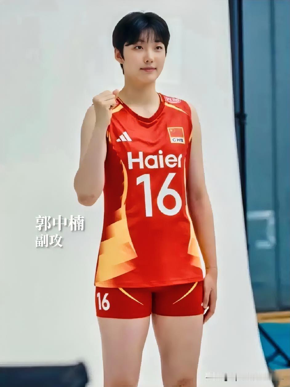 中国女排新一代年轻球员简介：(二)郭中楠，江苏南通人，17岁，身高1米90，场
