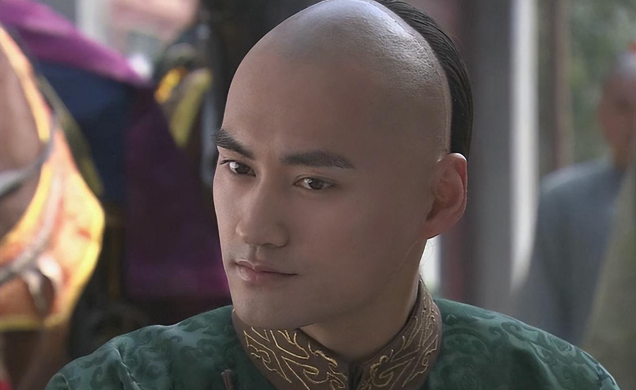清代的亲王、郡王府有多少守卫兵丁，贴身护卫又有多少？一位清朝亲王，正一品，位