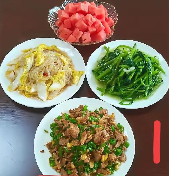 亲家母要动手术的消息传到我家时，已经是晚上九点多了。儿媳妇刚从医院回来，脸色
