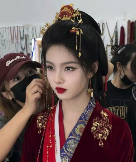 《将门毒后》女主选角讨论简直炸开了锅！网友提名的艾米，17岁年龄和14岁重生的沈