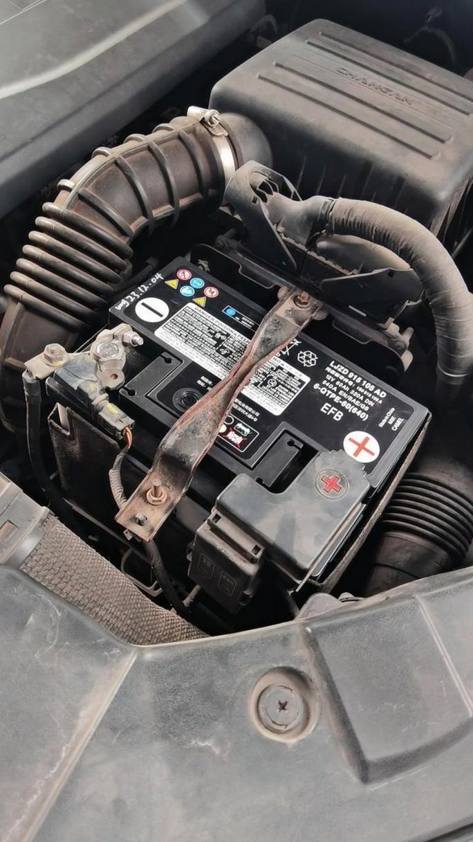 打不着火说电瓶报废，实则只是接线松了，纯骗换件钱！前几天开长安CS75准备上班