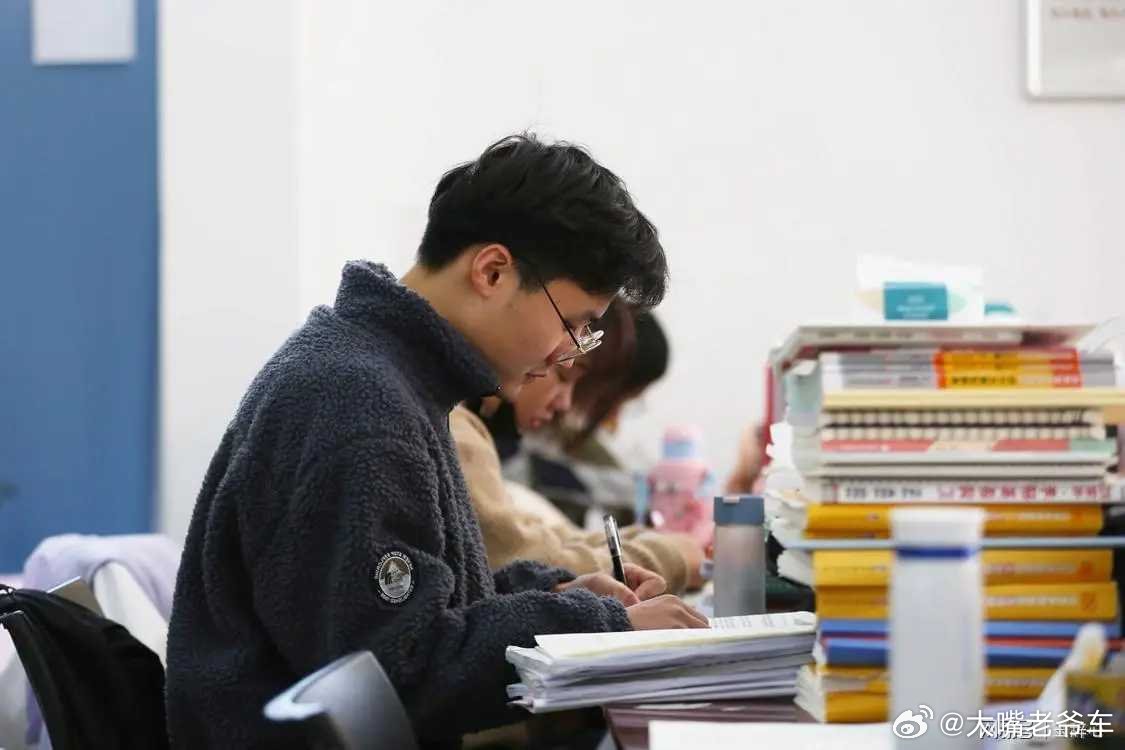 国考无岗国考真相：很多大学生四年毕业时，除了文凭，几乎一无所获。很多家长觉
