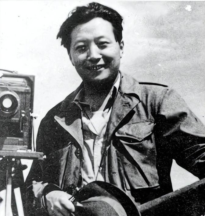 1951年，周总理的女婿在朝鲜与金日成的女秘书公然同居，彭德怀气急败坏，总理得知