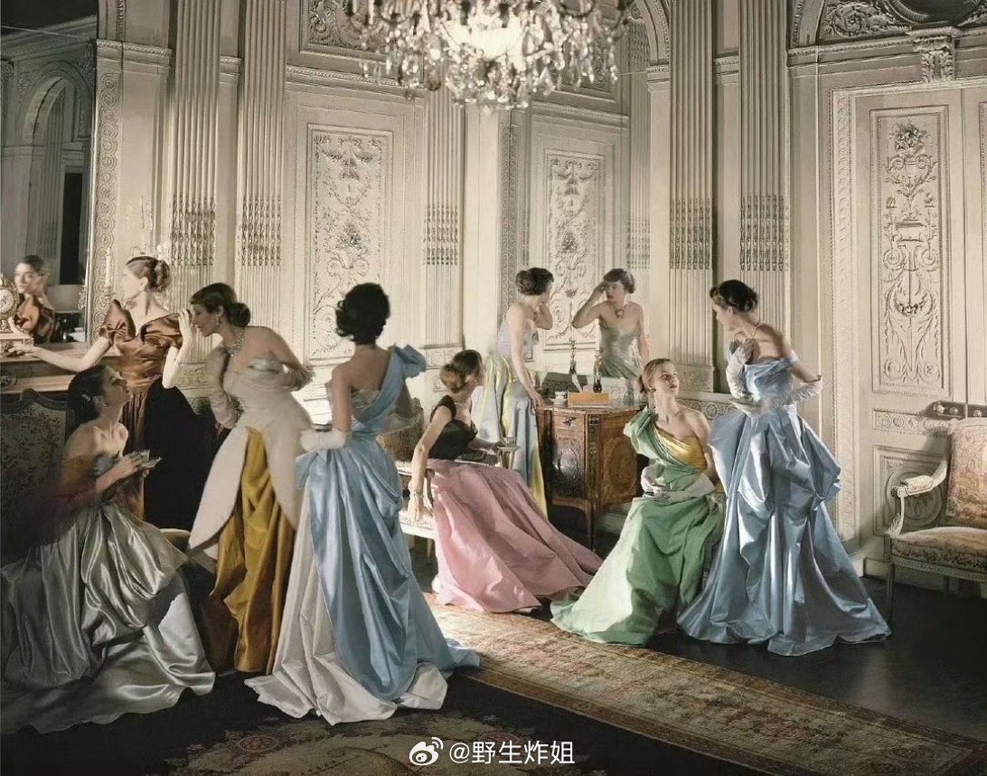 偶买噶，几十年前的vogue群封，这是真的是杂志封面吗？感觉有一种油画的美感啊，