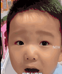 笑不活了，幼儿园小男孩，刚放学就在超市看到自己的幼儿园老师，前一秒还十分淡定，后