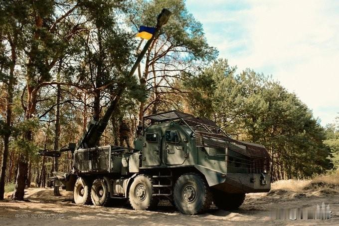 德国向乌克兰新增12亿欧元军援并购买其无人机12月17日，德国和乌克兰国防部签