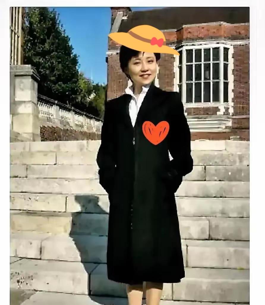 谷开来并不是谷牧的女儿，而是开国少将谷景生的女儿，母亲是范承秀。谷开来是家中的