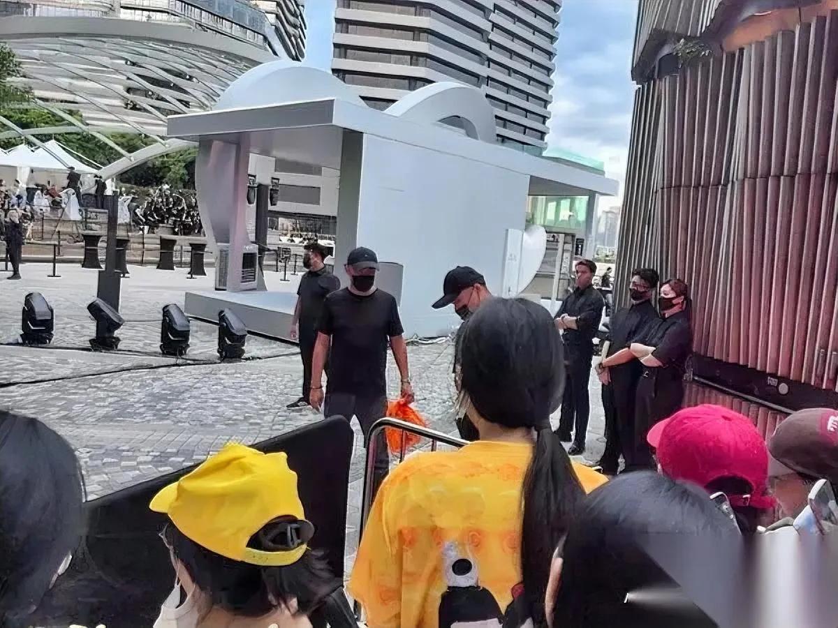 肖战团队这要求我真头回见乍看以为是耍大牌，细想居然挺实用？之前总有人