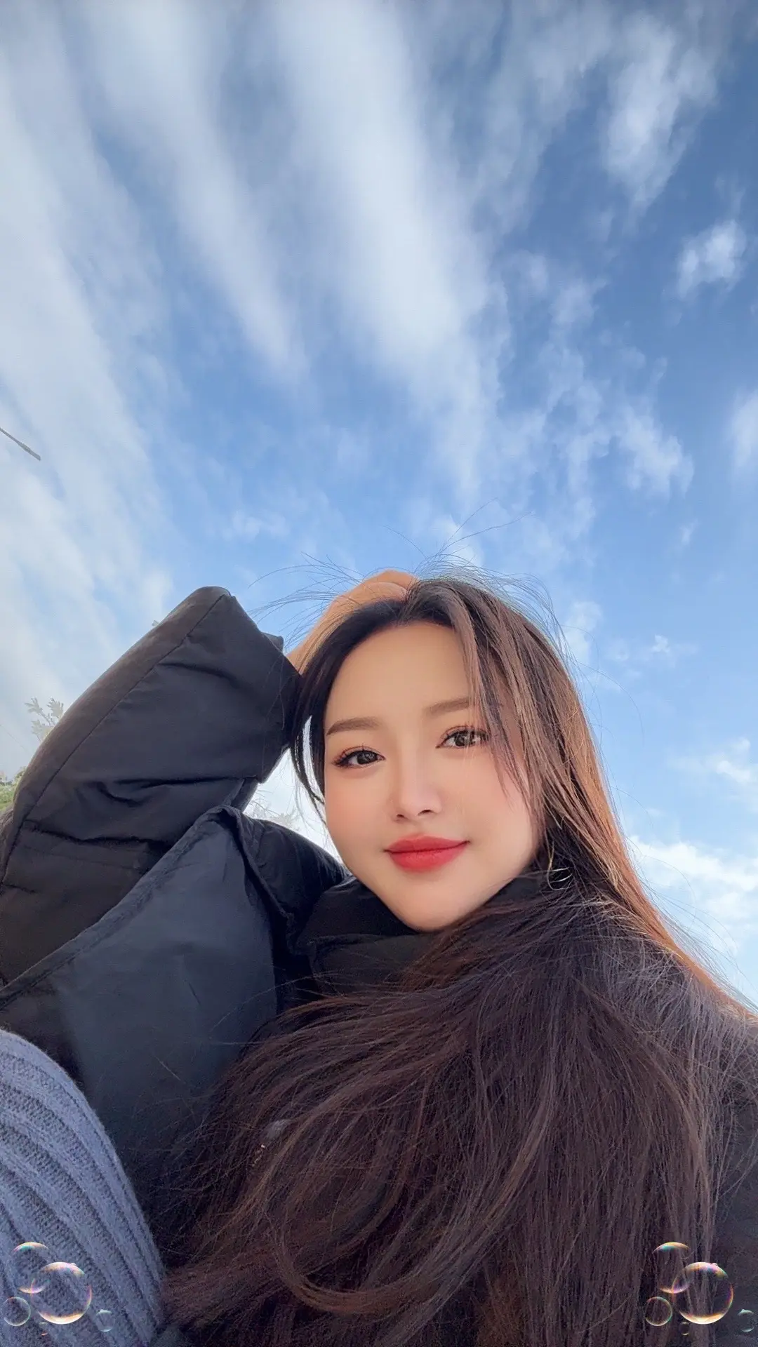 痛啊，是真的痛啊，像刀子捅进心脏，像掉进无底的深渊，就连呼吸都是痛的