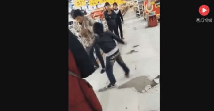 现在的孩子都这么狂吗, 孩子做错了, 父母的做法让人崩溃