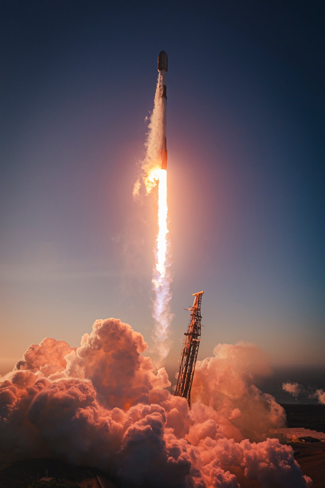 北京时间今早,SpaceX在范登堡空军基地SLC-4E发射工位使用猎鹰9号火箭
