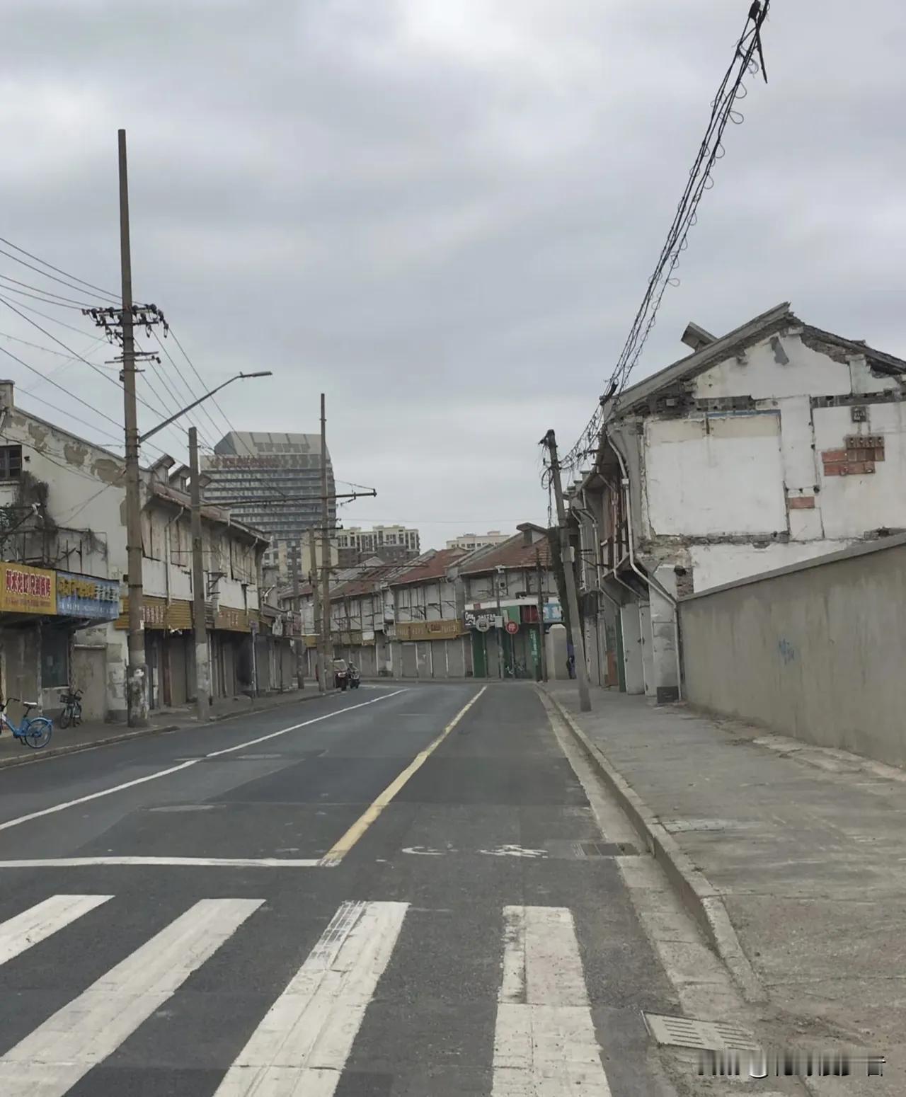 男子是独生子，媳妇怀孕四个月，出去游泳溺水。所有人都劝她留下孩子，她回娘家把孩子