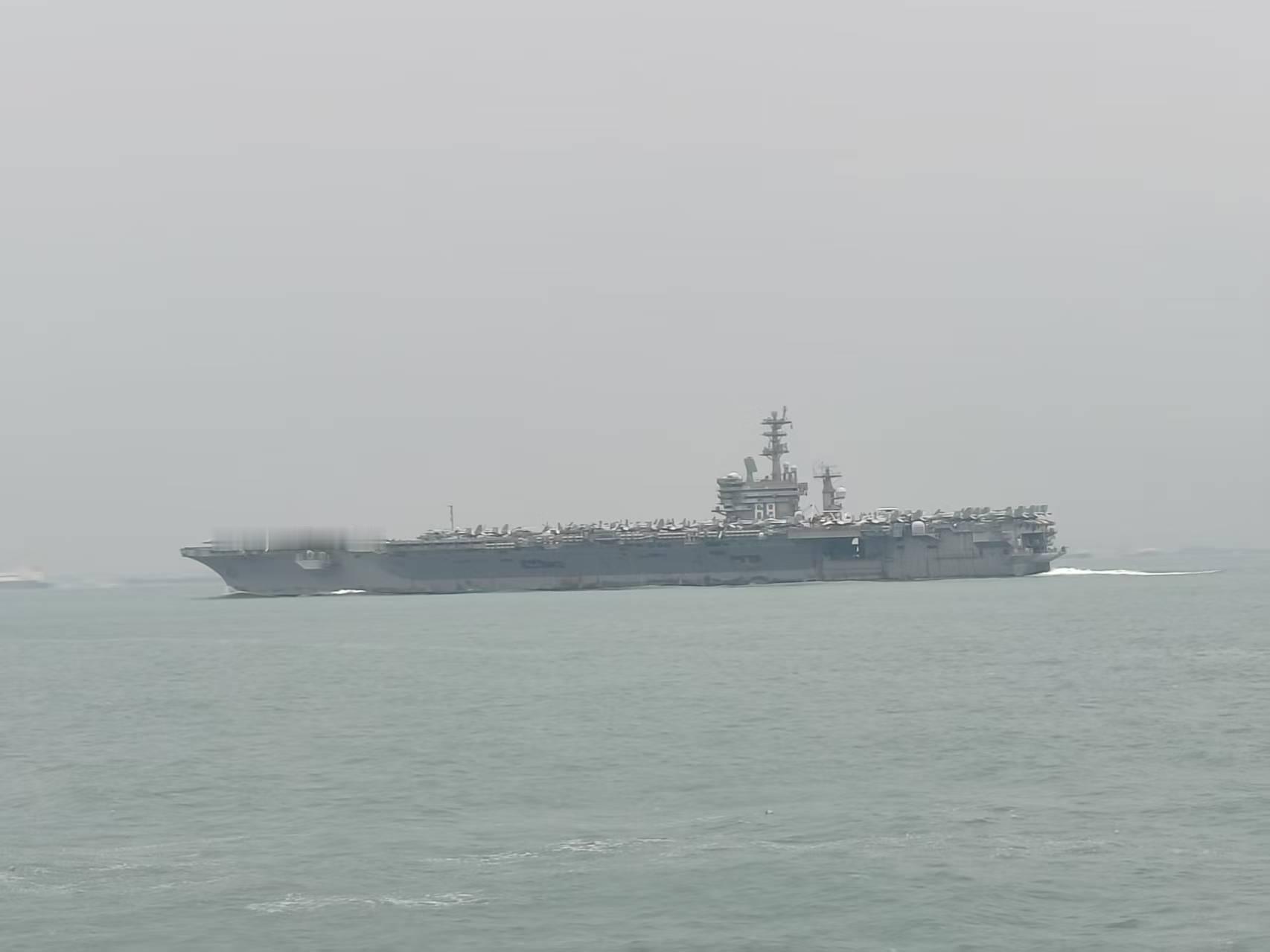 尼米兹号又来南海了，这也是这个老家伙最后一次来南海估计它又要被055骑
