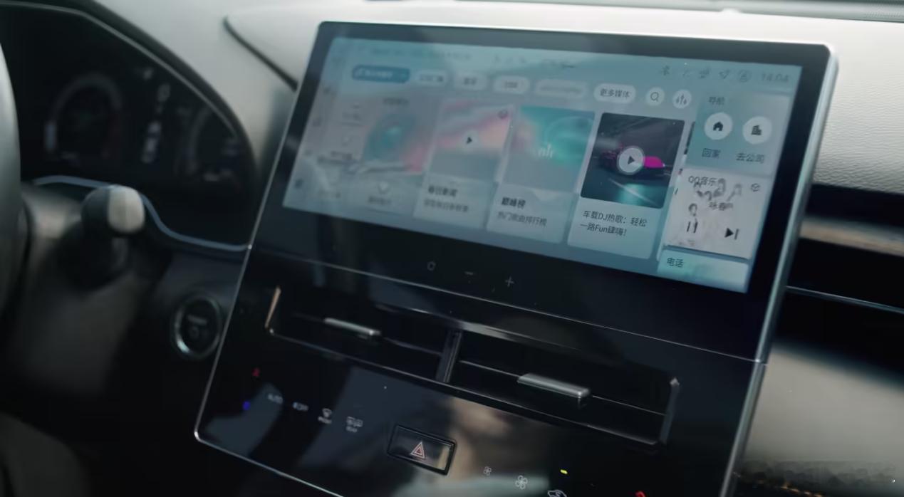 全新亚洲龙"黑武士"上市，燃油/双擎可选，贵一千只为黑化套装？前不久，一汽丰田悄