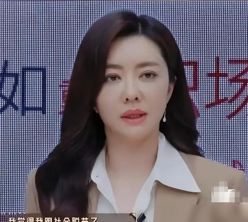 熊黛林那不叫复出，叫自救。你以为是跟老公吵架闹脾气？错，那是她在婚姻这张资产