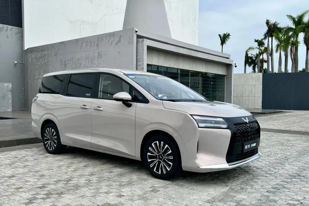 五菱星光730作为6-8万的MPV，拥有出色的质感，真的很让人惊喜，在尺寸布局设